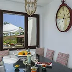 Villa Lola