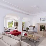 Villa Lola