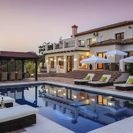 Villa Lola